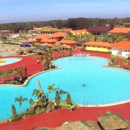 Crystal Waves Hotel And Resort Talavera エクステリア 写真